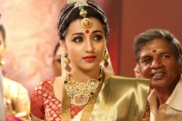 திருமண கோலத்தில் நடிகை த்ரிஷா.. அழகிய புகைப்படங்களை நீங்களே பாருங்க