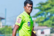 இலங்கை: ஃபிஃபா நடுவராக 26 வயது தமிழ் முஸ்லிம் இளைஞர் !