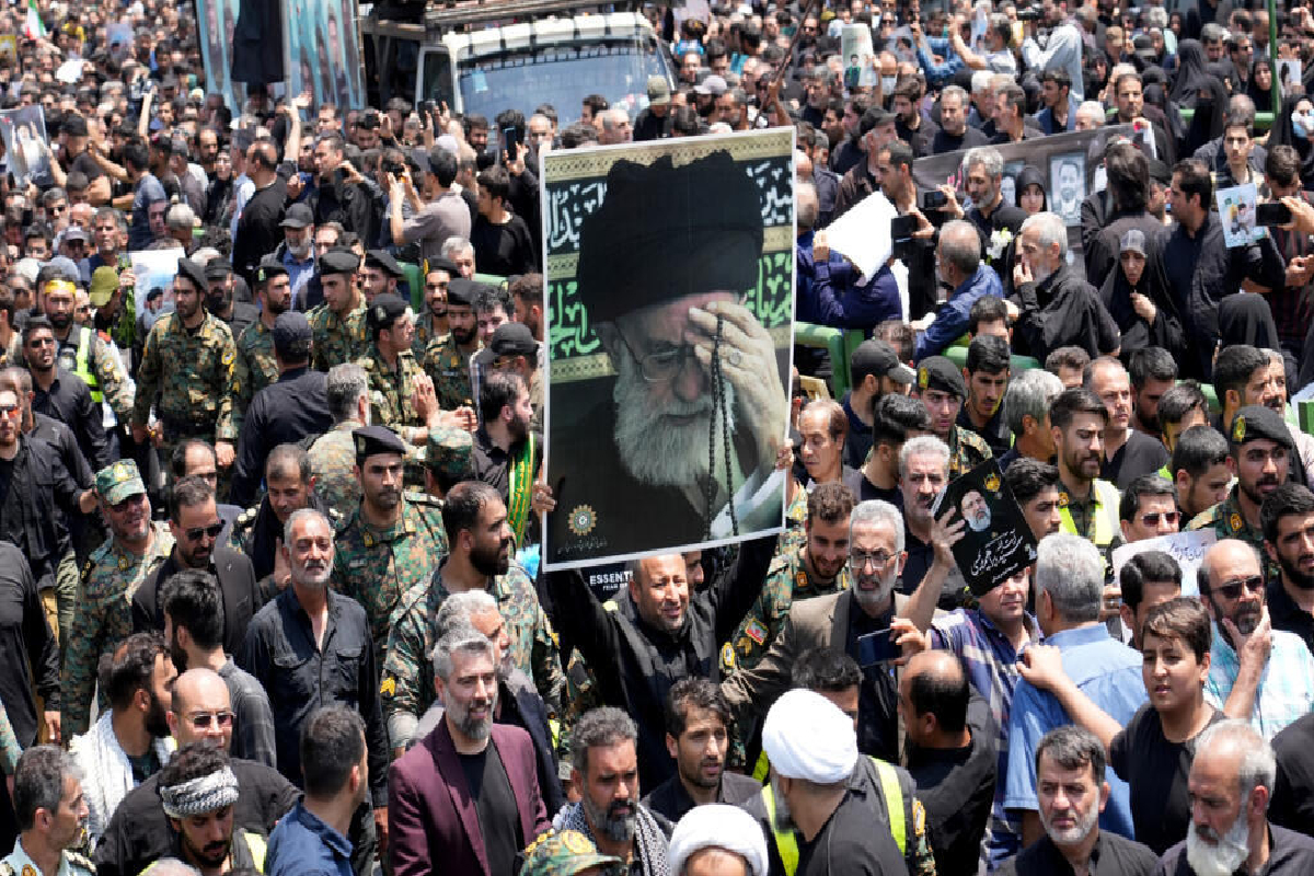 தாக்குதல் அச்சம் : ஐம்பது நாட்களாகியும் நடைபெறாத ஈரான் உச்ச தலைவரின் இறுதிச்சடங்கு | Iran Supreme Leaders Funeral Delayed