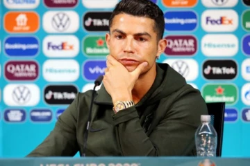 ரொனால்டோவால் பல பில்லியன்களை இழந்த கோகோ கோலா