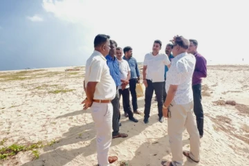 மட்டக்களப்பு கடற்றொழிலாளர்களின் இறங்குதுறை பிரச்சினை:அதிகாரிகள் களத்திற்கு விஜயம்(Photos)