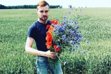 ஐரோப்பிய நாடொன்றில் உயிருடன் எரித்து கொல்லப்பட்ட  இளைஞர்!