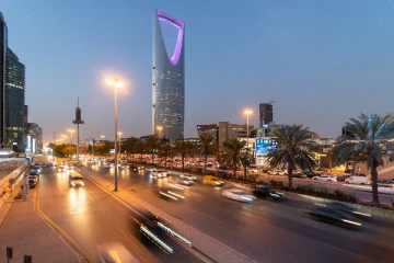 உலகிலேயே அதிகம் சம்பளம் தரும் நாடு எது தெரியுமா? செலவு இங்கதான் அதிகம்!