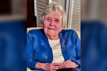 கனடாவில் நூறு வயது மூதாட்டியின் ஆச்சரிய செயல்