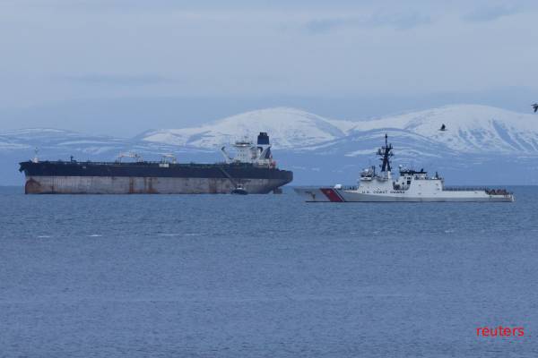 அமெரிக்காவால் சிறைப்பிடிக்கப்பட்ட எண்ணெய் கப்பல் கேப்டனின் மனைவி எடுத்த முடிவு | Wife Of Tanker Captain Starts Legal