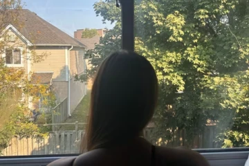 மகளின் படுக்கையறைக்குள் நுழைந்த இளைஞர்: தாயைக் கைவிட்ட சட்டம்