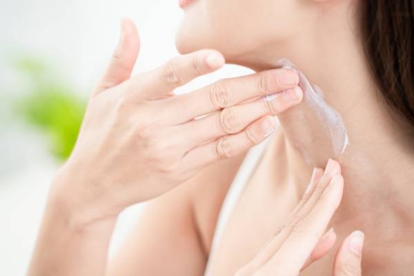 சருமப் பராமரிப்பில் இந்த தவறுகளை மட்டும் செய்யாதீங்க! | Skincare Mistakes You Must Avoid