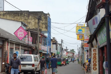 தென்னிலங்கையில் காலையில் பரபரப்பு - ஆசிரியர் மீது துப்பாக்கி சூடு