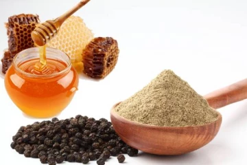 தினமும் மிளகுத்தூளில் தேன் கலந்து சாப்பிடுவதால் உடலில் நிகழும் அற்புதங்கள் என்னென்ன தெரியுமா?