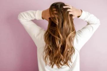 முடி நீளமா வளரனும்மா? இவற்றை பயன்படுத்தினாலே போதும்