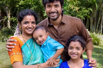 குடும்பத்துடன் திருச்செந்தூர் முருகனை தரிசித்த சிவகார்த்திகேயன்- வைரலாகும் புகைப்படங்கள்