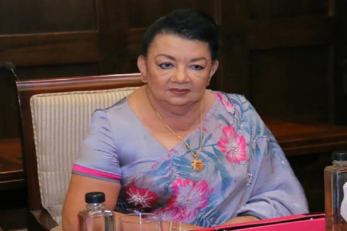 மகிந்தவிற்கு ஏற்பட்டுள்ள நிலைமை : விரைவில் நாடு திரும்பவுள்ள ஷிராந்தி | Shiranthi To Return To The Country Soon மகிந்தவிற்கு ஏற்பட்டுள்ள நிலைமை : விரைவில் நாடு திரும்பவுள்ள ஷிராந்தி | Shiranthi To Return To The Country Soon