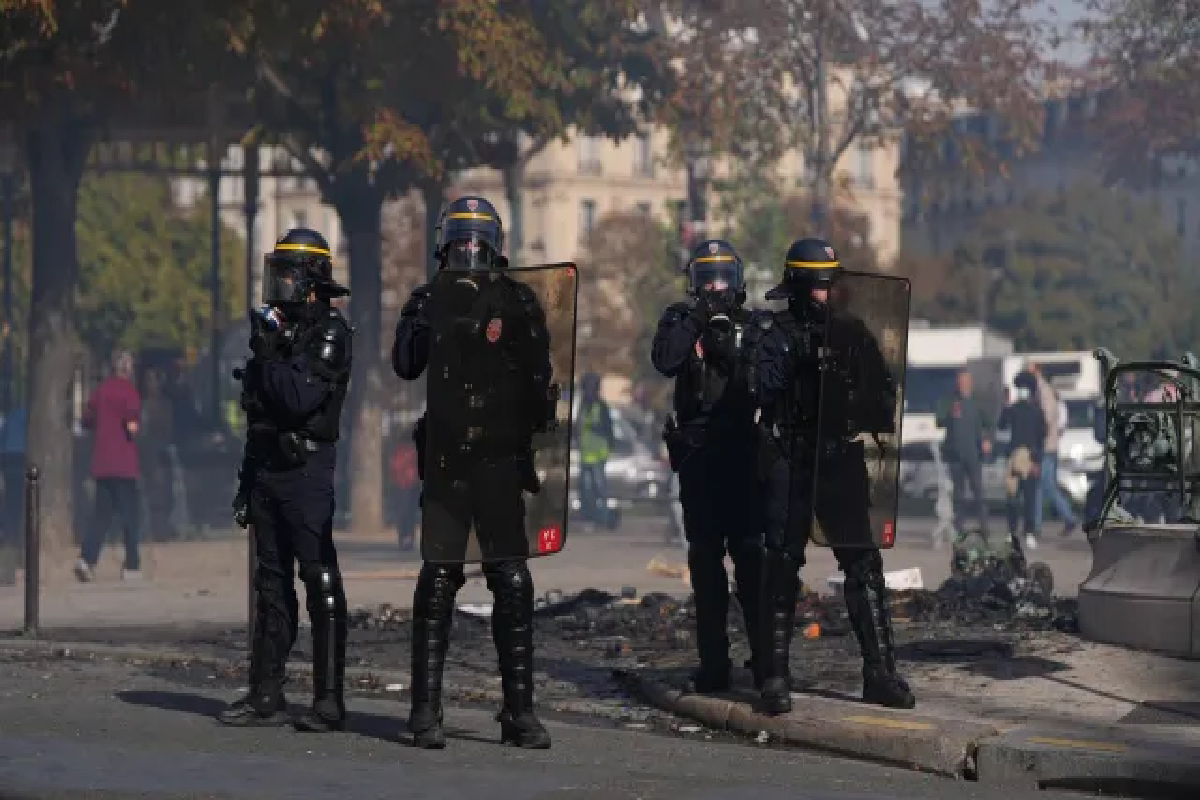 பிரான்சில் ஊரடங்கு உத்தரவு நீடிப்பு! | Protest France Has Not Imposed Lockdown பிரான்சில் ஊரடங்கு உத்தரவு நீடிப்பு! | Protest France Has Not Imposed Lockdown