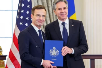 நேட்டோவுடன் கைகோர்த்தது சுவீடன்