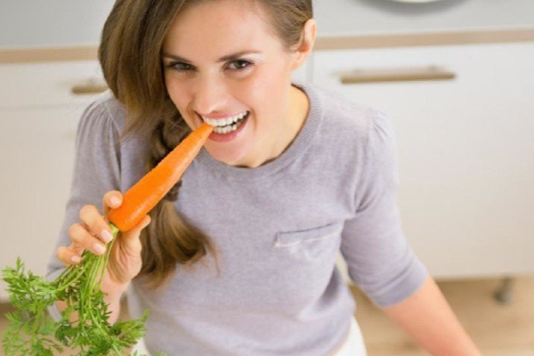 கேரட்டை பச்சையாக சாப்பிட்டால் என்ன நடக்கும் தெரியுமா? இனி தெரிஞ்சிட்டு சாப்பிடுங்க...! | Carrot Benefits For Skin