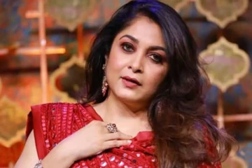 நடிகை ரம்யா கிருஷ்ணன் மகனா இது, லேட்டஸ்ட் போட்டோ... எங்கே சென்றுள்ளார் பாருங்க, வைரல் போட்டோ