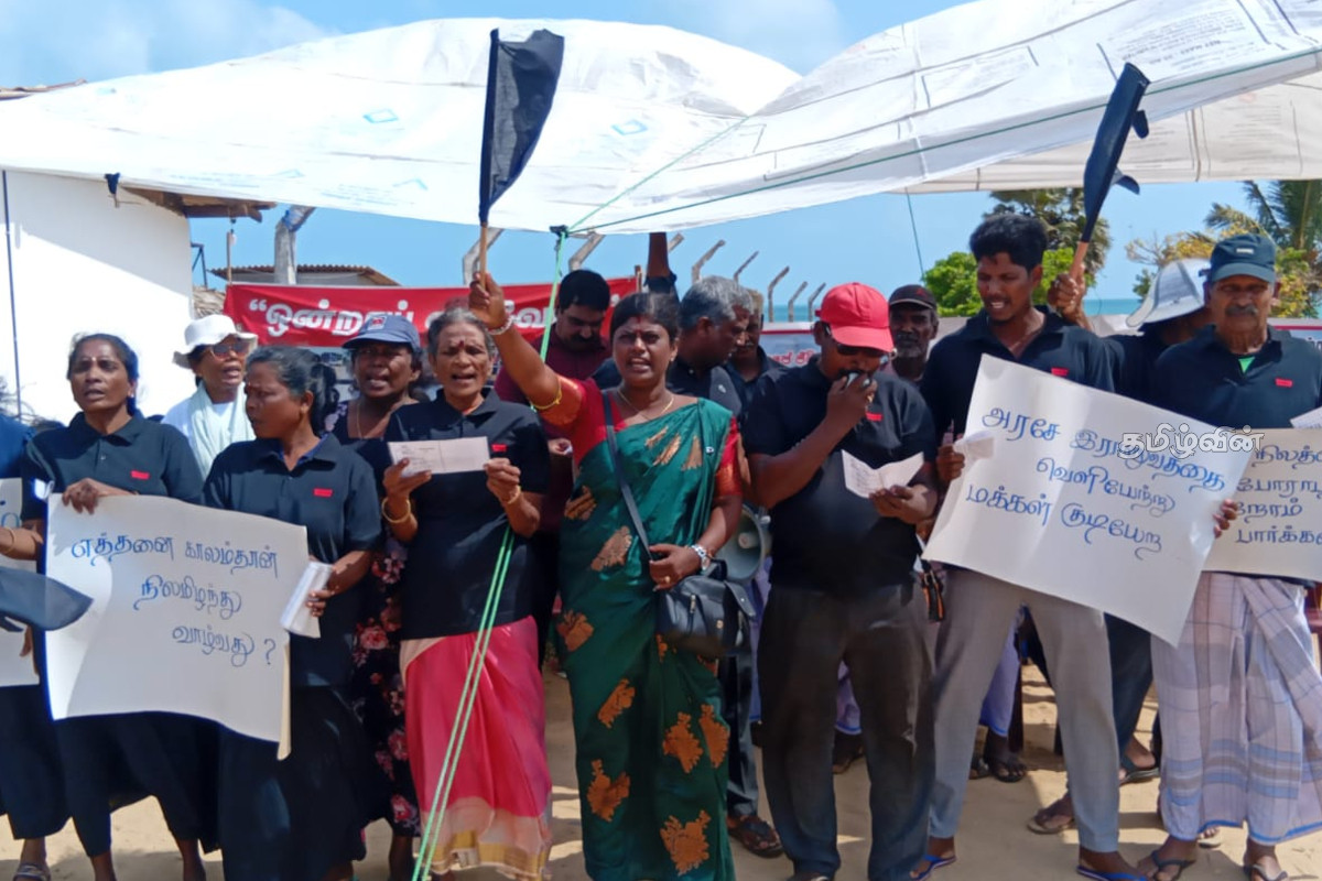 36 வருடங்களாக போராடும் யாழ். மக்கள் - அமைச்சர்கள் கொடுத்த வாக்குறுதி | Protest In Palali 36 வருடங்களாக போராடும் யாழ். மக்கள் - அமைச்சர்கள் கொடுத்த வாக்குறுதி | Protest In Palali