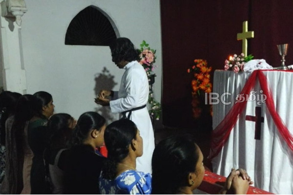 தமிழர் தாயகத்தில் களைகட்டிய நத்தார் பண்டிகை...! | Christmas Worship Events Held Across Tamil Areas