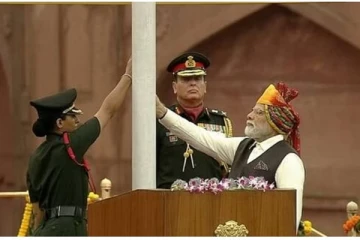 10வது முறை; செங்கோட்டில் தேசிய கொடி ஏற்றிய பிரதமர் மோடி - இந்த தாக்கம் அடித்த 1000 ஆண்டுகள் இருக்கும்!