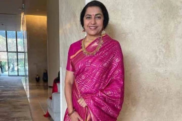 அட நம்ம சுஹாசினியின் தங்கைகளை பார்த்துள்ளீர்களா.... இதோ பாருங்க