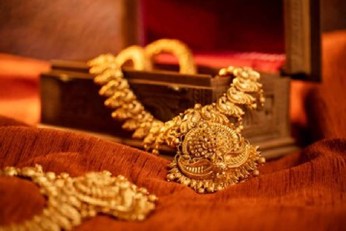 நகை வாங்குவோருக்கு குட் நியூஸ்.. இன்று அதிரடியாக குறைந்த தங்கம் விலை! | July 24Th 2026 Gold And Silver Price In Chennai நகை வாங்குவோருக்கு குட் நியூஸ்.. இன்று அதிரடியாக குறைந்த தங்கம் விலை! | July 24Th 2026 Gold And Silver Price In Chennai