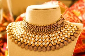 சரிந்த தங்கம் விலை - இதுதான் நகை வாங்க சரியான நேரம் மக்களே!