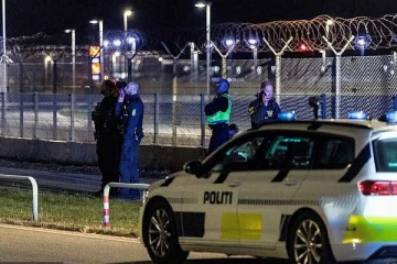 ட்ரோன்கள் குறுக்கீட்டால் மூடப்பட்ட ஐரோப்பிய நாடொன்றின் விமான நிலையம்