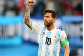 ලෝකයම ආදරය කරන මෙසීට මරණ තර්ජනයක් - වෙඩි ප්‍රහාර 14ක්..