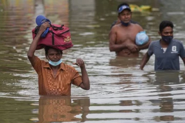 இலங்கையின் முக்கிய பகுதிகள் வெள்ளத்தில் மூழ்கின- வீடியோ காட்சிகள்