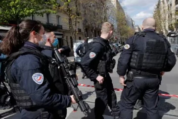 பிரான்ஸில் பயங்கர சம்பவம்... மகனால் தாய்க்கு நேர்ந்த கதி! உயிருக்கு போராடும் தங்கை