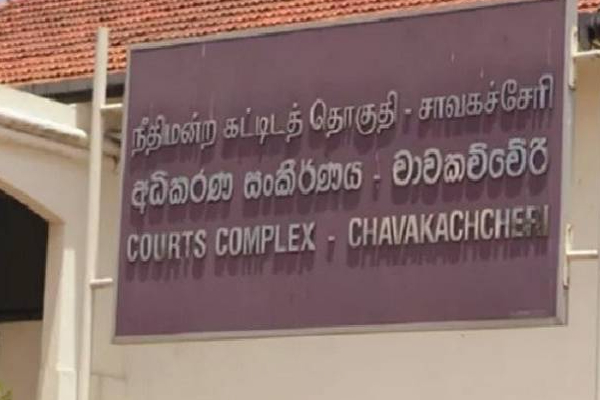 நீதிமன்றில் இருந்து தப்பியோடிய இரு சந்தேக நபர்கள்! பொலிஸார் வெளியிட்ட தகவல் | Two Suspects Absconding From Chavakachcheri Court