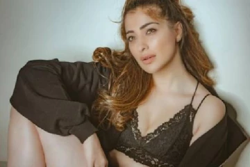 கருப்புநிற பிகினி ஆடை!! நடிகை ராய் லட்சுமியின் எல்லைமீறிய புகைப்படம்..