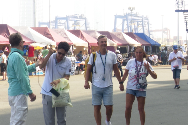 பெரும் பேரழிவின் பின் இலங்கை வந்த மிகப்பெரிய சுற்றுலா கப்பல்! | Largest Cruise Ship In Sri Lanka After Disaster பெரும் பேரழிவின் பின் இலங்கை வந்த மிகப்பெரிய சுற்றுலா கப்பல்! | Largest Cruise Ship In Sri Lanka After Disaster