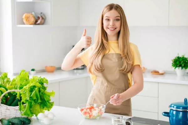 சமையலில் அசத்த வேண்டுமா? அப்போ இந்த மாதிரி சில டிப்ஸ்களை ஃபாலோ பண்ணுங்க! | Best Tips For Some Our Regular Cooking Time Issues