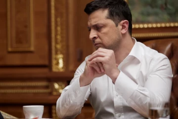 வான் தாக்குதலால் அதிரும் உக்ரைன்; உலகநாடுகளிடம் மன்றாடும்  அதிபர்