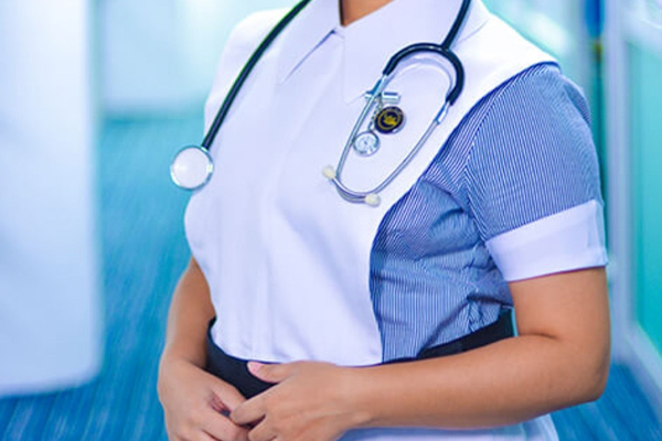 தாதியின் கையை வெட்டி கைப்பையை திருடிய நபர்கள் | Cut Off The Nurse S Hand And Stole Her Handbag