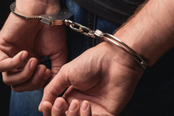 தமிழர்ப்பகுதியில் இருவர் அதிரடி கைது! | Two Arrested In The Tamil Area