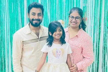 வைரலாகும் பிக்பாஸ் ஆரி மகள் பிறந்தநாள் புகைப்படங்கள்!