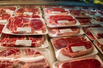 அமெரிக்காவில் இறைச்சி உற்பத்தி தொடர்பிலான நடைமுறை குறித்து கனடா அதிருப்தி