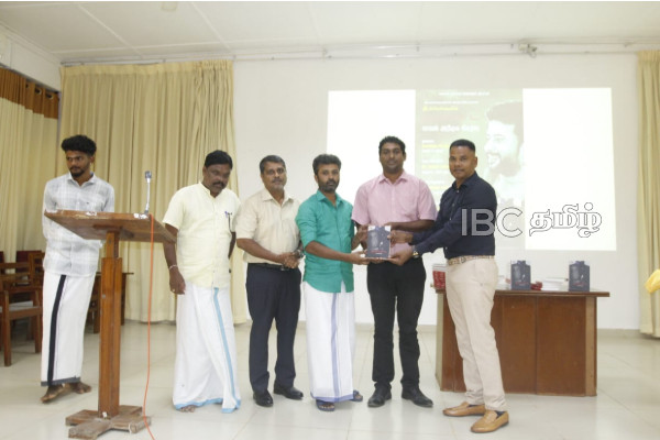 யாழ். பல்கலைக்கழக நூலகமே என்னைப் படைப்பாளியாக்கியது : எழுத்தாளர் தீபச்செல்வன் | Jaffna Uni Library Made Me A Creator Theepachelvan