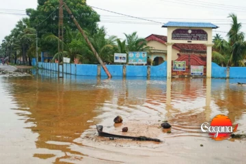 මහ වැසි නිසා මඩකලපුව ජලයෙන් යටවෙයි - ජනතාවට දැඩි බලපෑම්