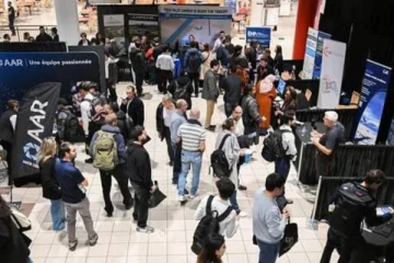 வெளிநாட்டு மாணவர்களுக்கு வழங்கப்படும் கல்வி அனுமதிகள் எண்ணிக்கையைக் குறைக்க கனடா முடிவு