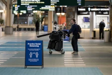 கனடா அரசியல்வாதிகளின் பயணங்களால் எழுந்த சர்ச்சை