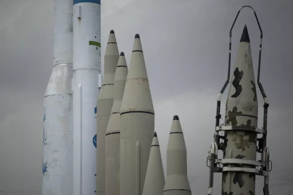 ஈரான் செயற்கைக் கோள்களால் அயல் நாடுகளில் பதற்ற நிலை! | Tension Countries Due To Iran S Satellites