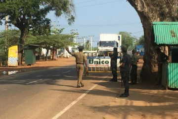 ஊரடங்கு சட்டத்தை மீறிய பெருமளவானோர் பொலிஸாரினால் கைது: செய்திகளின் தொகுப்பு