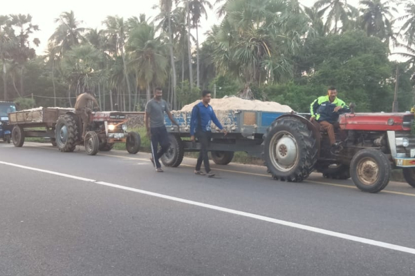 யாழில் பொலிஸார் அதிரடியால் கலக்கத்தில் மணல் மாபியாக்கள் | Sand Mafias In Turmoil Due To Police Action Jaffna யாழில் பொலிஸார் அதிரடியால் கலக்கத்தில் மணல் மாபியாக்கள் | Sand Mafias In Turmoil Due To Police Action Jaffna