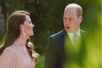 ஜோர்டான் பட்டத்து இளவரசர் திருமண விழாவில் பிரித்தானிய இளவரசர் வில்லியம்-கேட் தம்பதி- வைரல் புகைப்படங்கள்