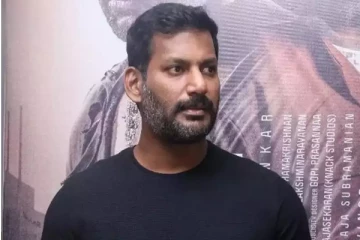 தனது பட பூஜைகே நடிகர் விஷால் எப்படி வந்துள்ளார் பாருங்க ! கிண்டலுக்கு உள்ளான காஸ்டியூம்..