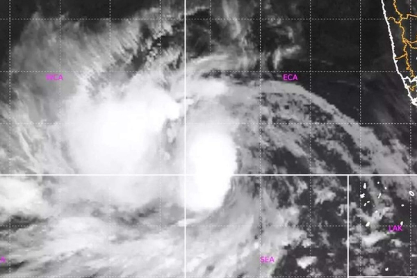 வலுவடையும் சூறாவளி; மீனவர்களுக்கு வெளியான அறிவிப்பு! | A Strengthening Hurricane For Fishermen வலுவடையும் சூறாவளி; மீனவர்களுக்கு வெளியான அறிவிப்பு! | A Strengthening Hurricane For Fishermen