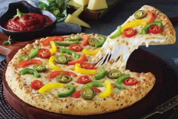 பீட்சா ஆர்டர் செய்து சாப்பிடுபவரா நீங்கள்? இதோ அதிர்ச்சி காட்சி